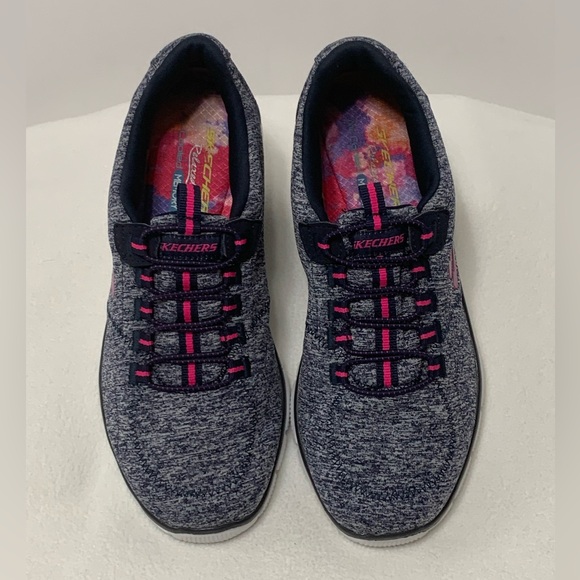 SKECHERS MEMORY FOAM SLIP ON SNEAKERS - SZ 7 - Picture 1 of 8